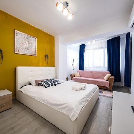 The Golden Studio - With Free Gym Букурещ Екстериор снимка