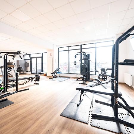 The Golden Studio - With Free Gym Букурещ Екстериор снимка